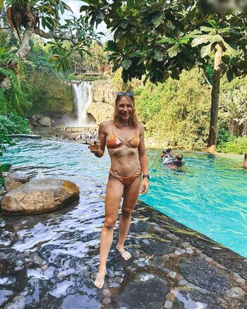 Full leaked Ruth buscombe private photo