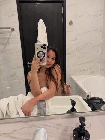 Full leaked Ryl escobar private onlyfans photo
