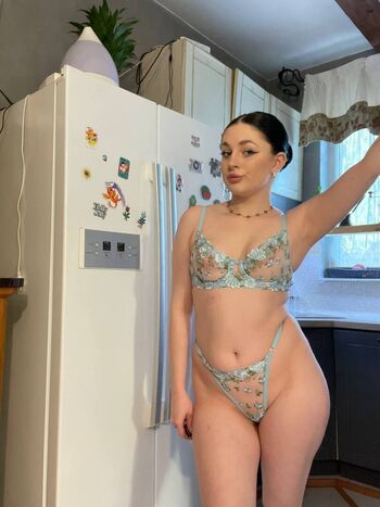 Full leaked S solana s private onlyfans photo