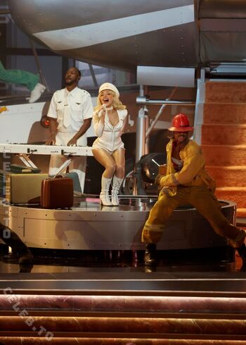 Full leaked Sabrina carpenter  page private onlyfans photo