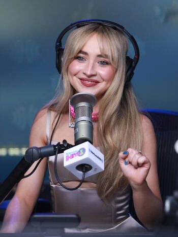 Full leaked Sabrina carpenter page private photo