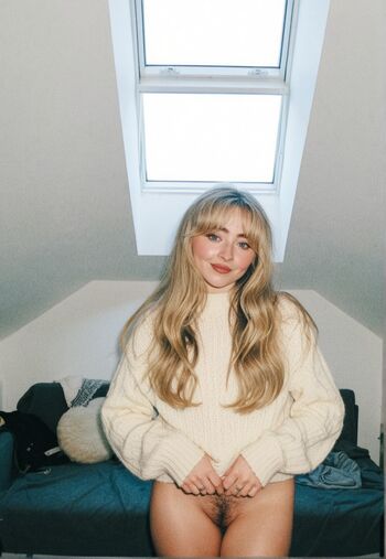 Full leaked Sabrina carpenter page private photo