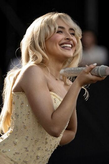 Full leaked Sabrina carpenter  page private photo