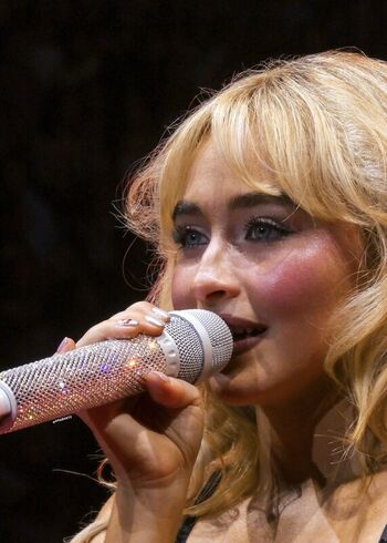 Full leaked Sabrina carpenter page private photo