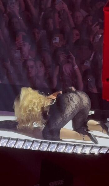 Full leaked Sabrina carpenter page private photo