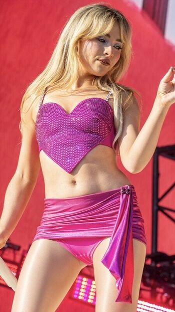 Full leaked Sabrina carpenter page private photo