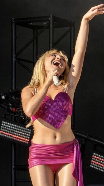 Full leaked Sabrina carpenter  page private photo