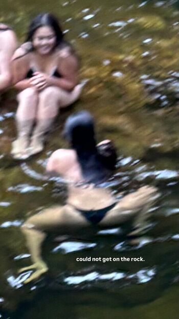 Full leaked Sabrina pezeshkian private photo