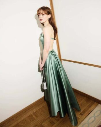 Full leaked Sadie sink page private onlyfans photo