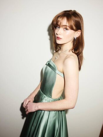 Full leaked Sadie sink page private onlyfans photo