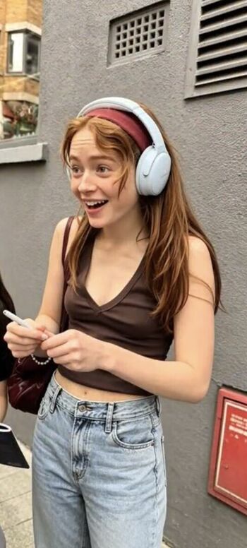 Full leaked Sadie sink private photo