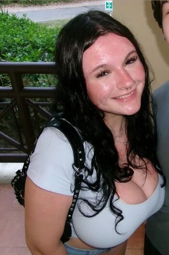 Full leaked Sadiejean private onlyfans photo