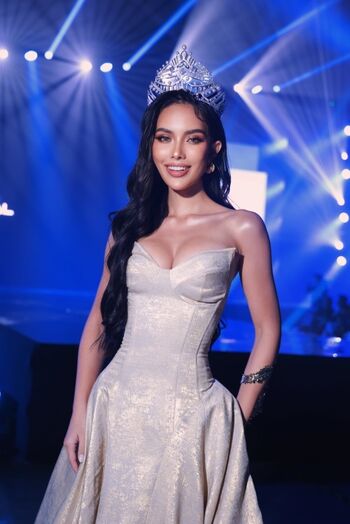 Full leaked Saffron maya snook page private onlyfans photo