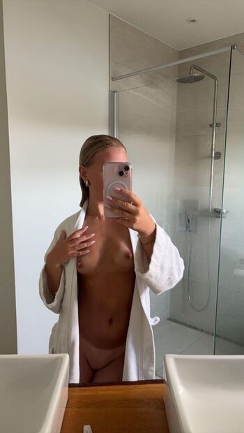 Full leaked Saga stq private onlyfans photo