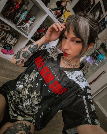 Full leaked Sailorbeeee private photo