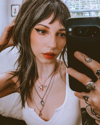 Full leaked Sailorbeeee private photo