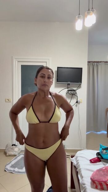 Full leaked Saira khan private photo