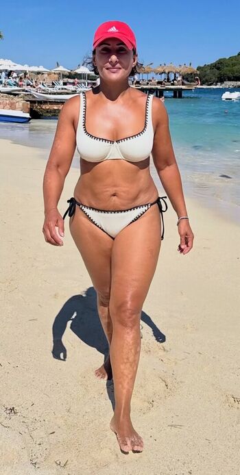 Full leaked Saira khan private photo