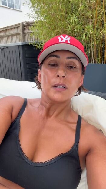Full leaked Saira khan private photo