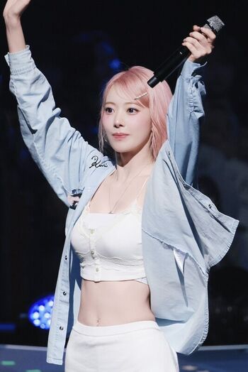 Full leaked Sakura miyawaki private photo