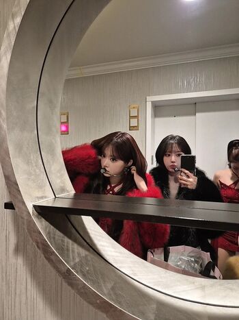 Full leaked Sakura miyawaki page private onlyfans photo