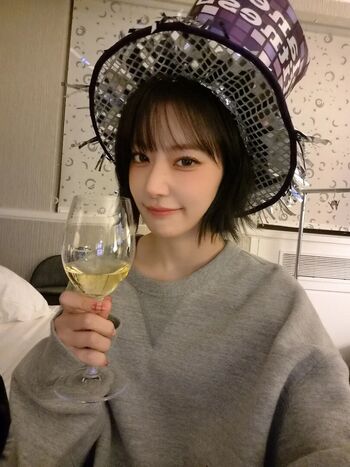 Full leaked Sakura miyawaki page private onlyfans photo