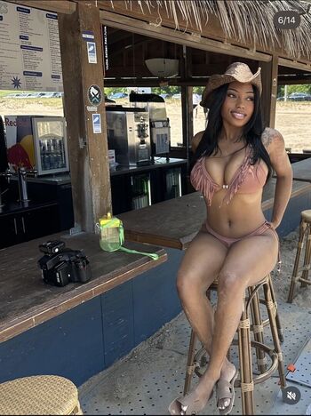 Samantha Marie