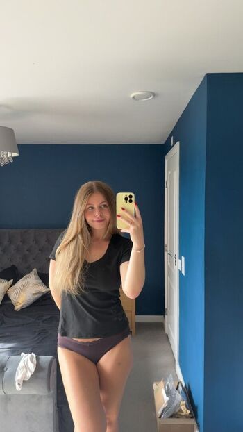 Full leaked Samantha s library page private photo