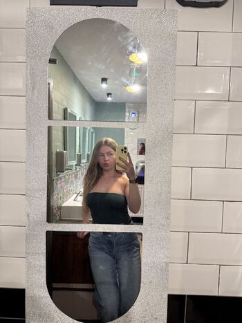  Samantha's Library