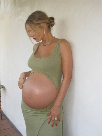 Full leaked Samara weaving page private onlyfans photo