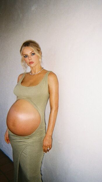 Full leaked Samara weaving page private onlyfans photo