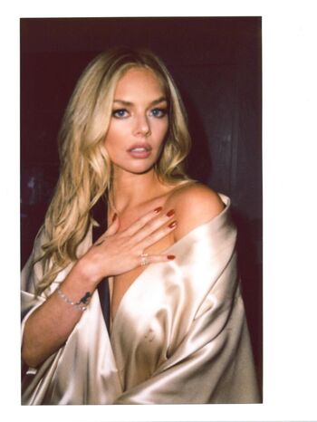 Full leaked Samara weaving page private photo