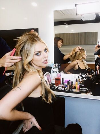 Full leaked Samara weaving page private photo