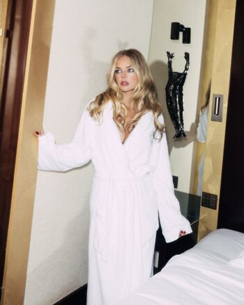 Full leaked Samara weaving private photo