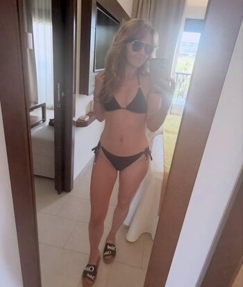 Full leaked Samia ghadie private photo