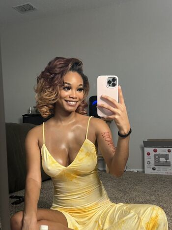 Full leaked Samone private photo