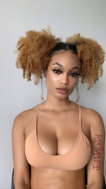 Full leaked Samone private photo