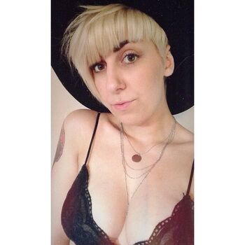 Full leaked Samsmithdoesmyhair private onlyfans photo