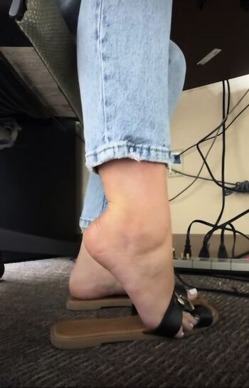 Full leaked Sandalsandfeet private onlyfans photo