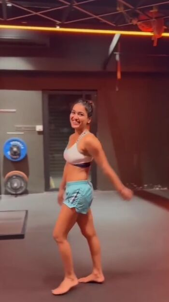 Full leaked Saniya iyyapan private photo