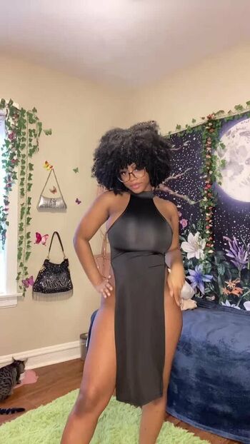 Full leaked Santassweetest private photo