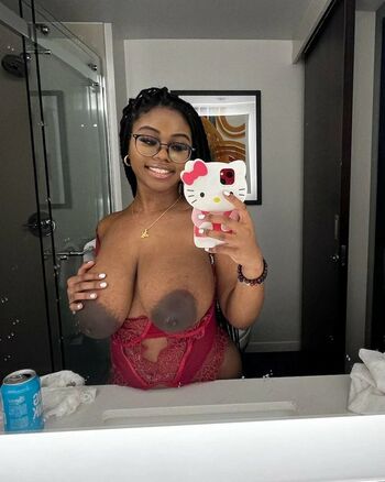 Full leaked Santassweetest private photo