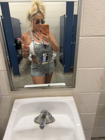 Full leaked Sara blake cheek private photo