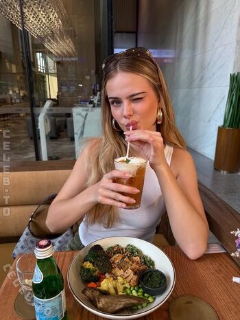 Full leaked Sara crumbeleg private onlyfans photo