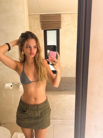 Full leaked Sara crumbleleg private photo