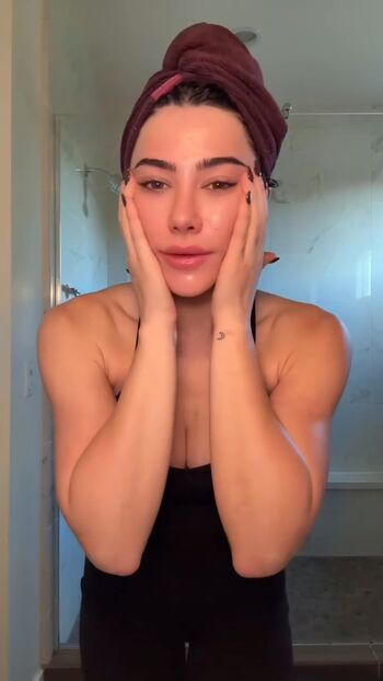 Full leaked Sara hesri private photo