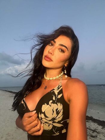 Full leaked Sara hesri private photo