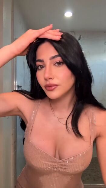 Full leaked Sara hesri private photo