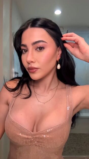 Full leaked Sara hesri private photo