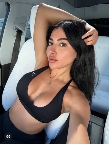 Full leaked Sara hesri private photo